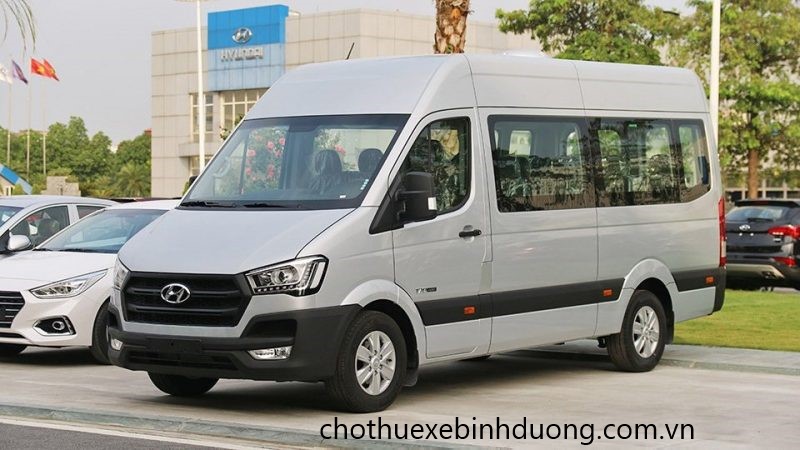 dịch vụ thuê xe 16 chỗ Hyundai Solati